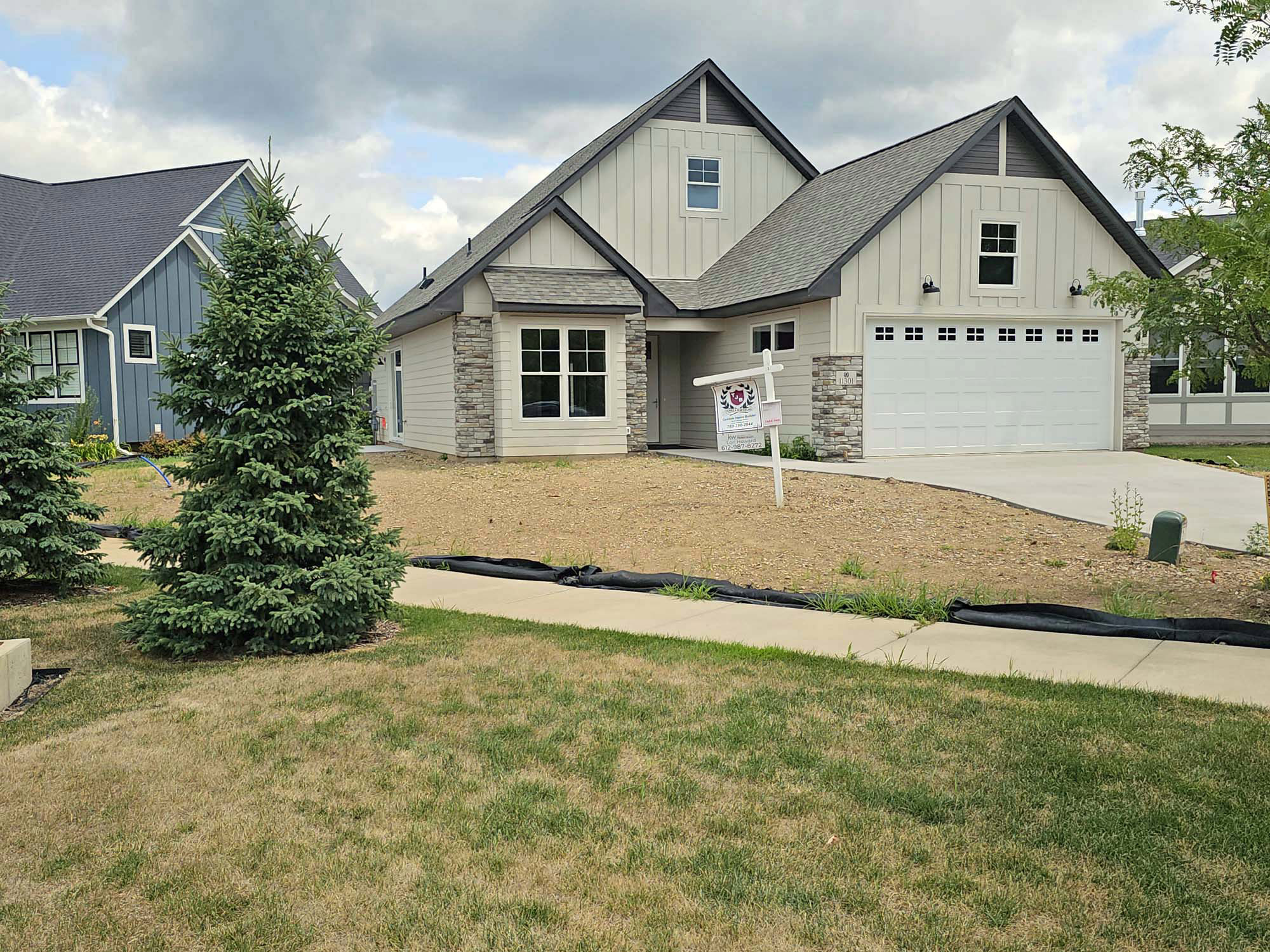 TJB #670 “Summer Anne” Villa Home Front